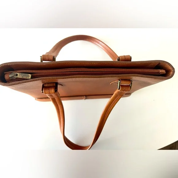 Lottusse Tan Leather Structured Shoulder Bag - Picture 4 of 9